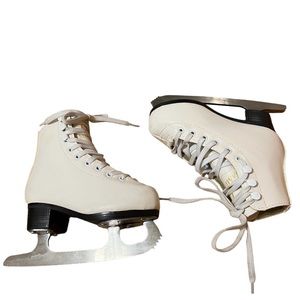 Kids Size 9Y American iceskates white
